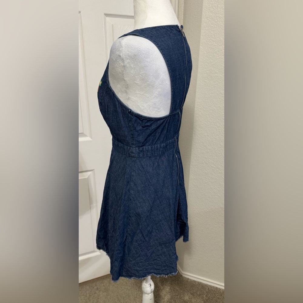 A Calin Small Denim Mini Rose Embroidered Racerback Cowgirl Mini Dress Size M - Picture 4 of 11